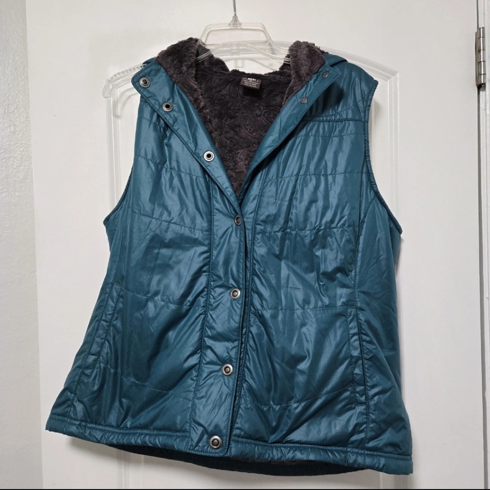 REI Women's Outdoor Activewear Teal Quilted Hooded Vest with Faux Fur Lining XL